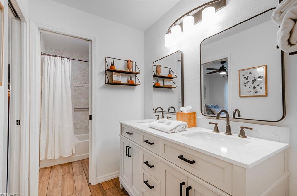 6483 Royal Woods Dr, Fort Myers FL  33908-6153 exterior