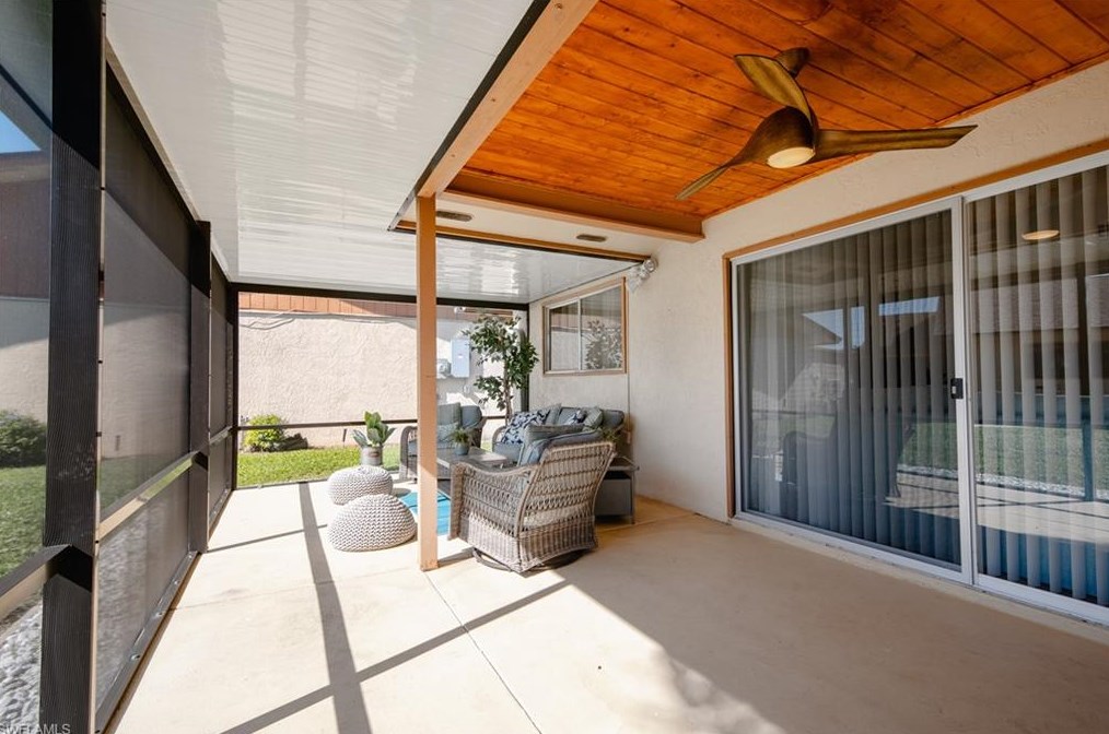 6483 Royal Woods Dr, Fort Myers FL  33908-6153 exterior