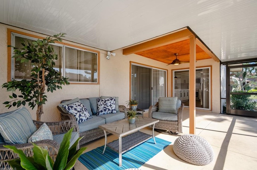 6483 Royal Woods Dr, Fort Myers FL  33908-6153 exterior