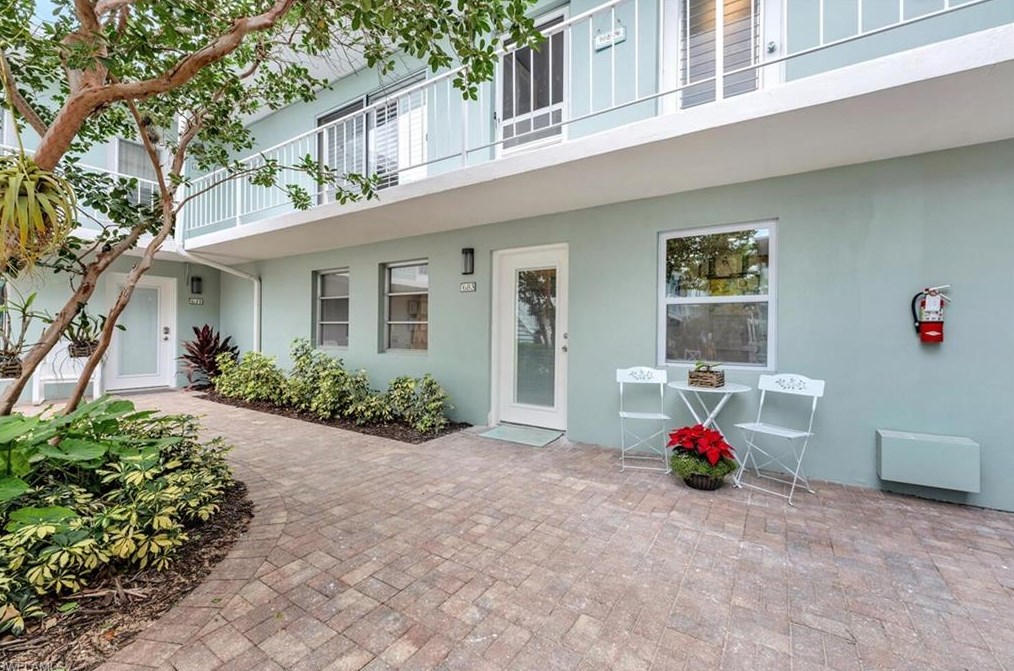 683 12th Ave S #683, Naples, FL 34102