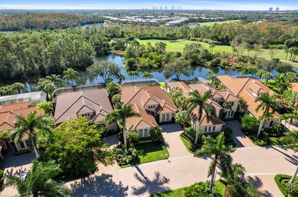 9847 Bay Mdw, Bonita Springs, FL 34135-8118
