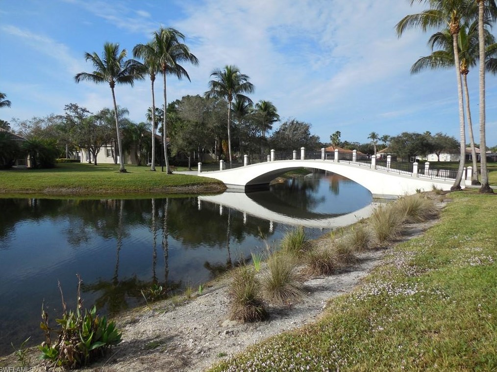 6048 Towncenter Cir, Naples FL  34119-9556 exterior
