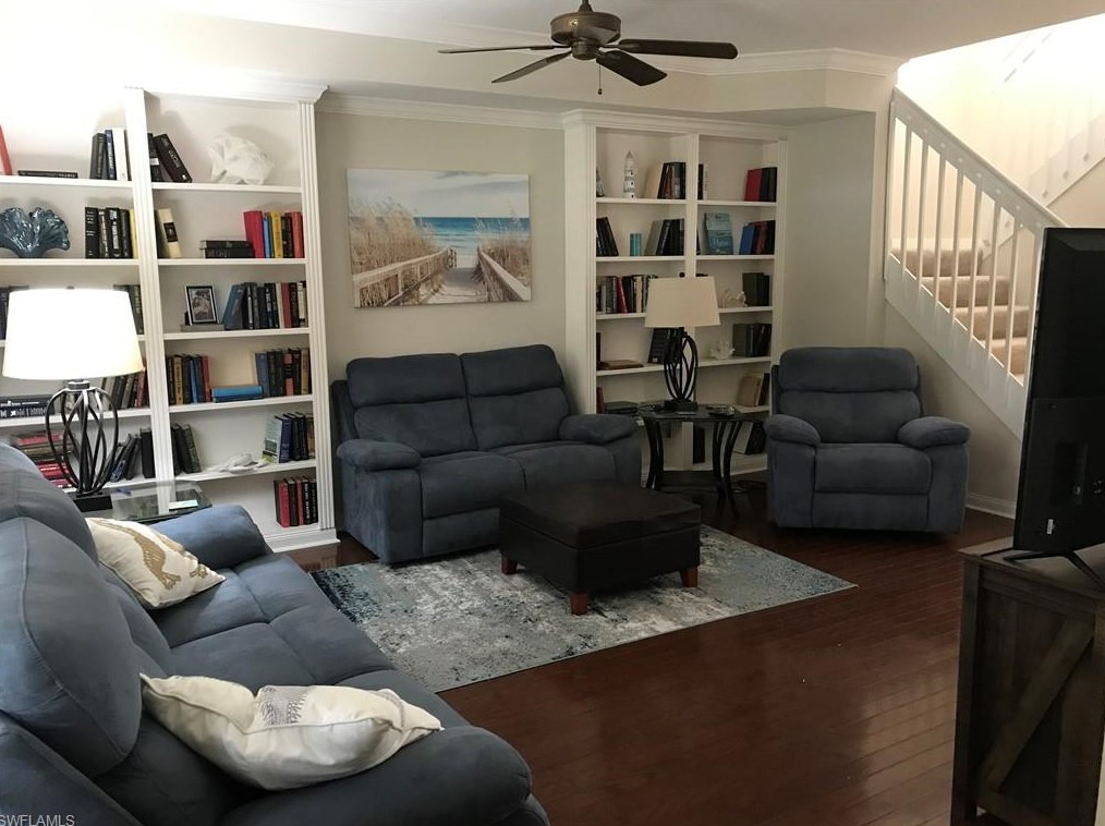 6048 Towncenter Cir, Naples FL  34119-9556 exterior