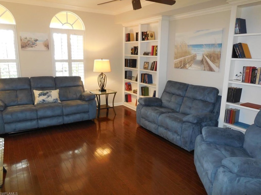 6048 Towncenter Cir, Naples FL  34119-9556 exterior