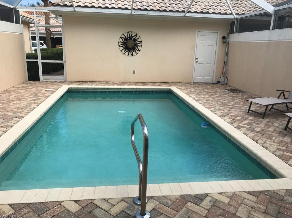6048 Towncenter Cir, Naples FL  34119-9556 exterior