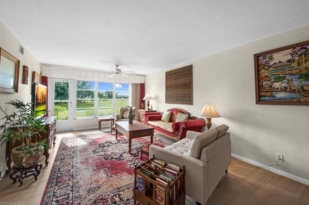 4084 Northlight Dr, Naples FL  34112-5070 exterior