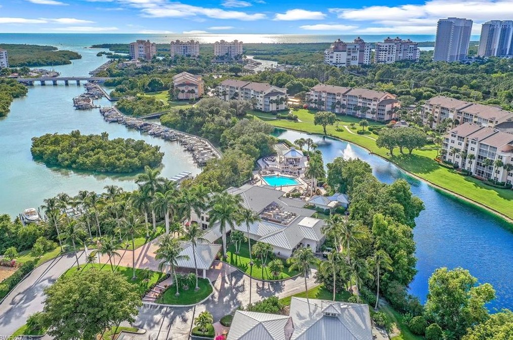 660 Wiggins Bay Dr #b-21, Naples, FL 34110