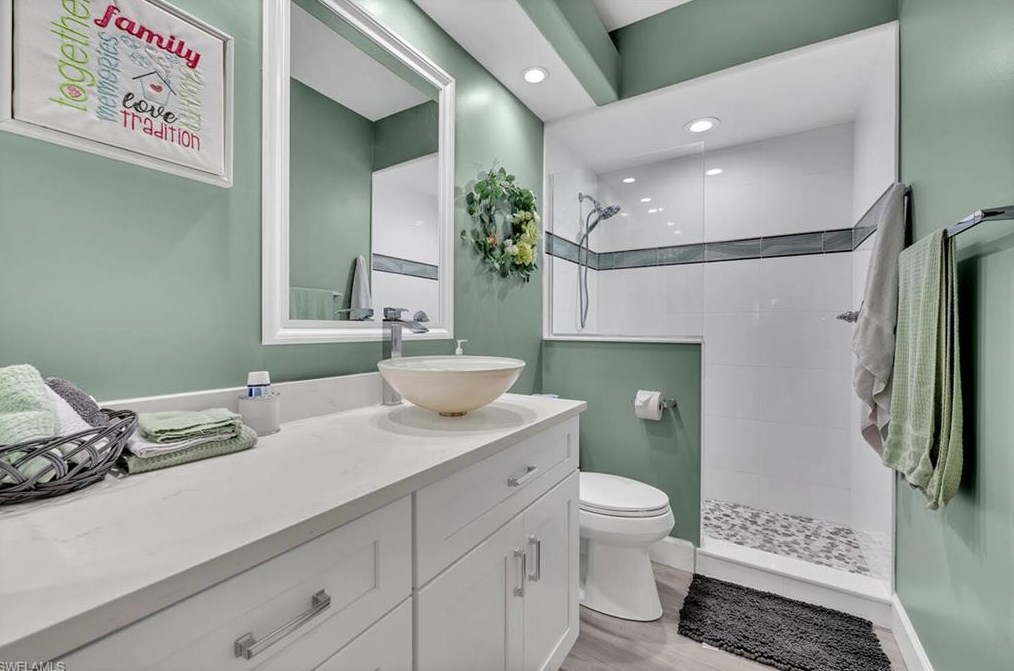 13611 Southampton Dr, Bonita Springs FL  34135-3444 exterior