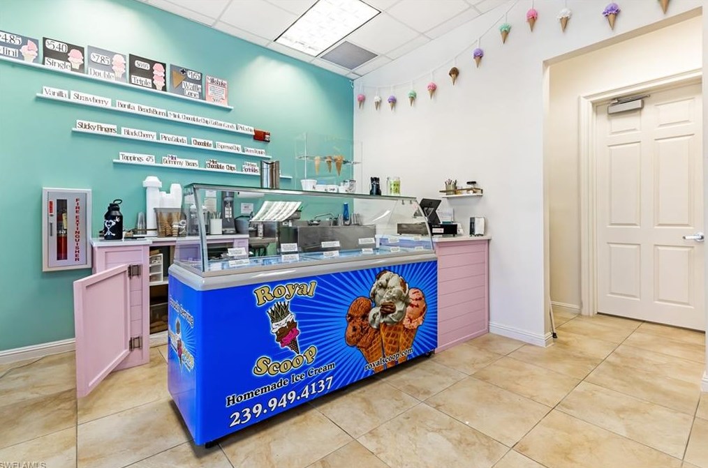 15157 Reef Ln, Bonita Springs FL  34135-8659 exterior