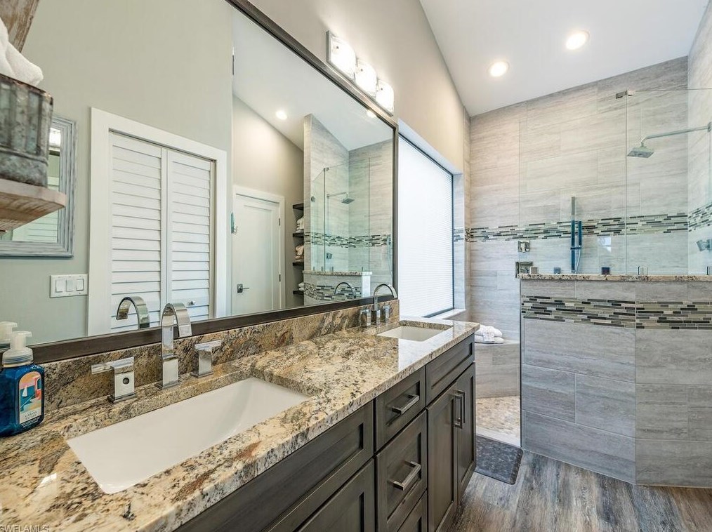 18013 Royal Tree Pkwy, Naples FL  34114-8941 exterior