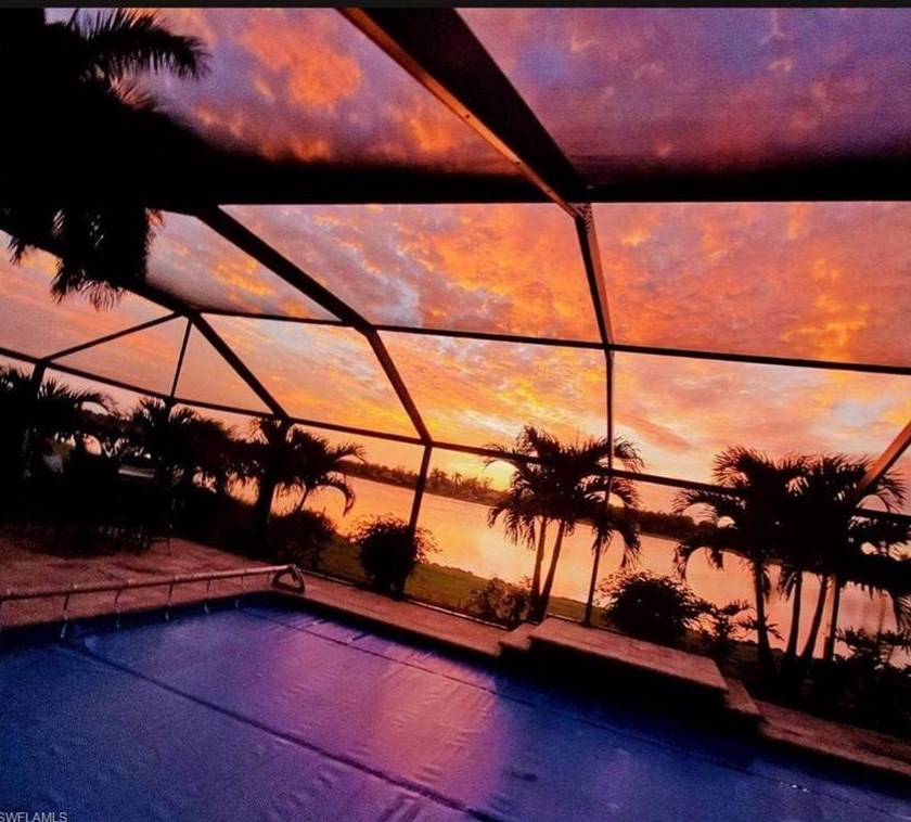 18013 Royal Tree Pkwy, Naples FL  34114-8941 exterior