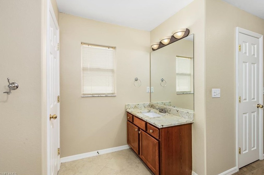 2022 31st Ter, Cape Coral FL  33914-4941 exterior