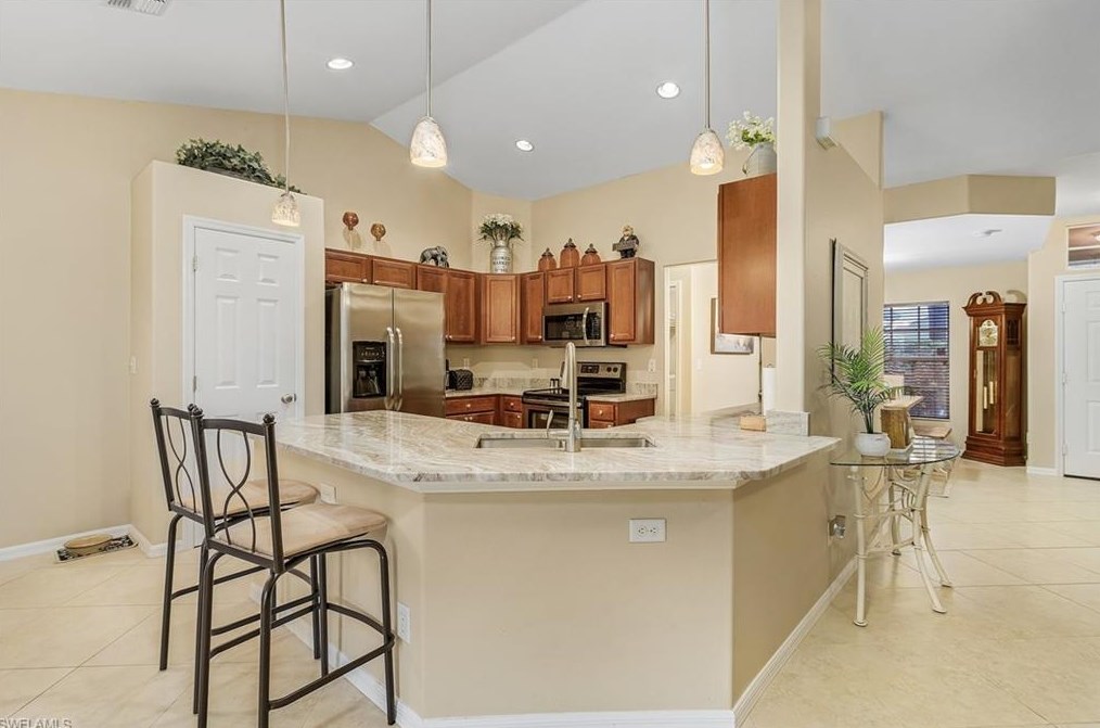 2022 31st Ter, Cape Coral FL  33914-4941 exterior