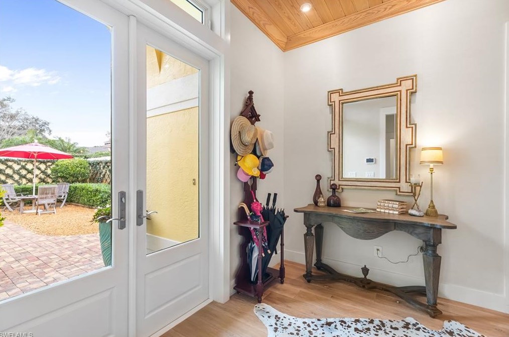 7521 Cordoba Cir, Naples, FL 34109