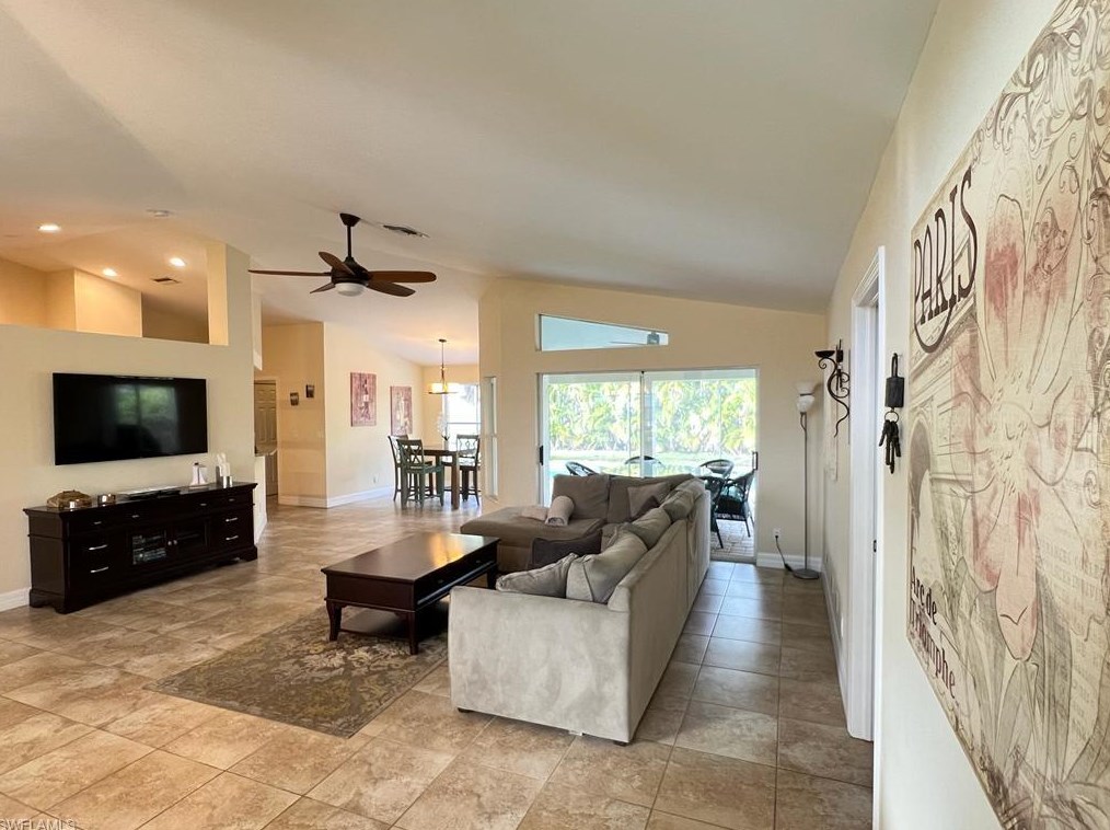 911 Se 21st Ln, Cape Coral, FL 33990