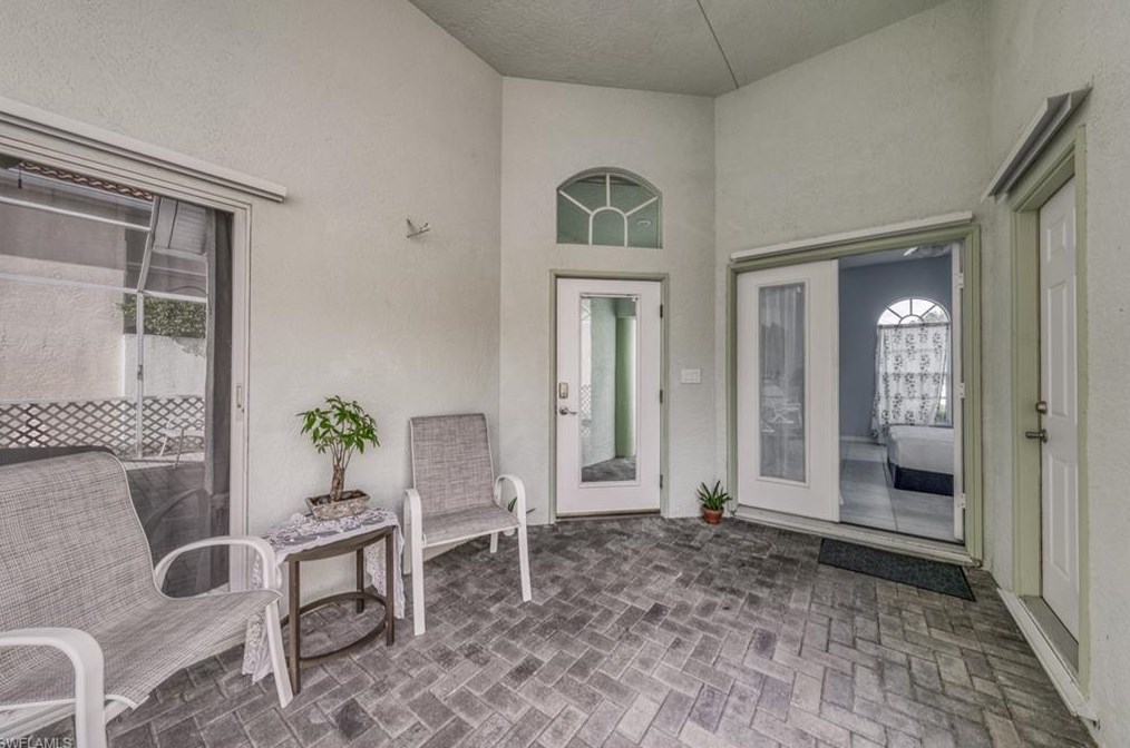 1088 Jardin Dr, Naples FL  34104-6613 exterior