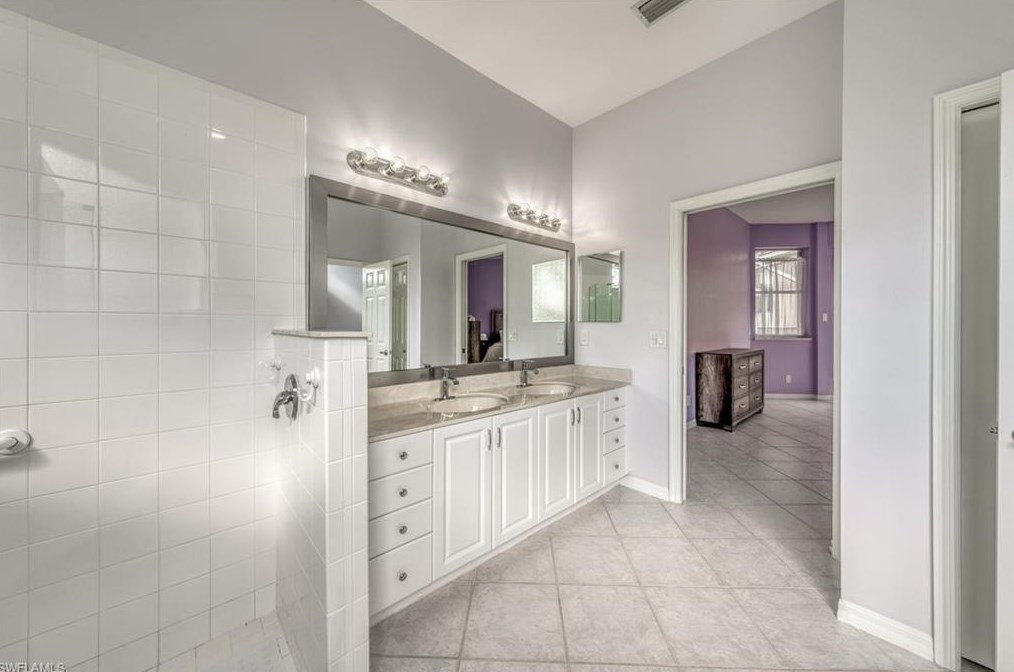 1088 Jardin Dr, Naples FL  34104-6613 exterior