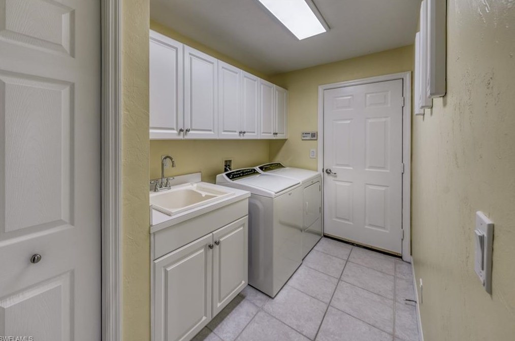 1088 Jardin Dr, Naples FL  34104-6613 exterior