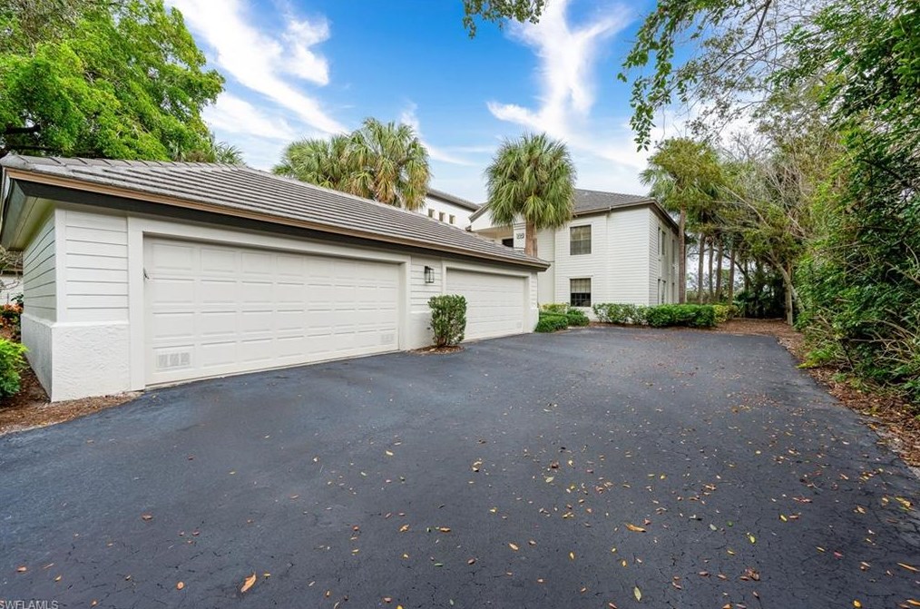 27197 Oakwood Lake Dr, Bonita Springs FL  34134-2606 exterior