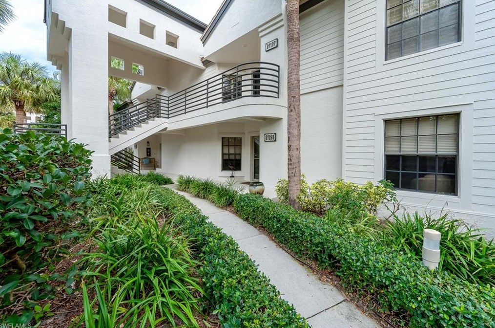 27197 Oakwood Lake Dr, Bonita Springs FL  34134-2606 exterior