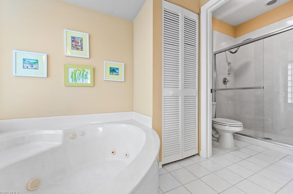 27197 Oakwood Lake Dr, Bonita Springs FL  34134-2606 exterior