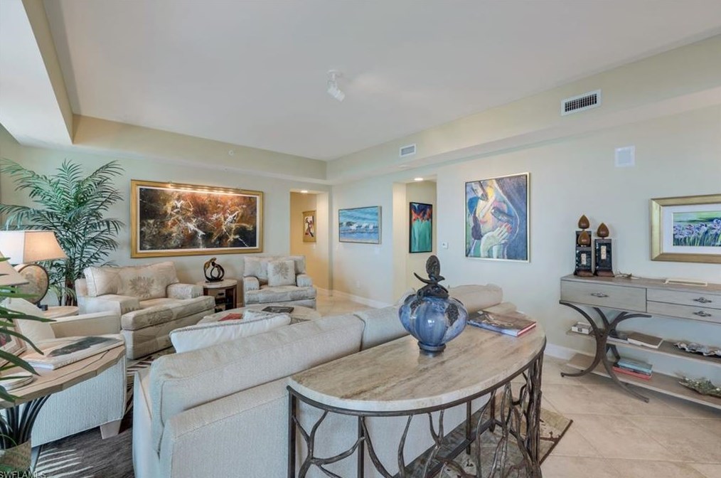 295 Grande Way #1202, Naples, FL 34110