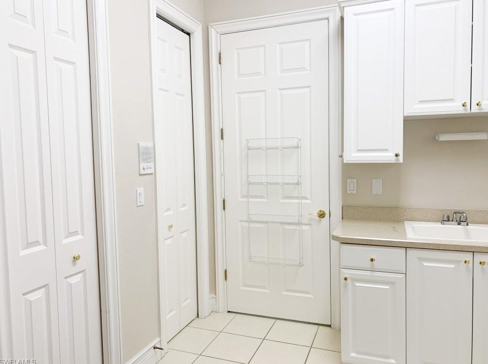 3916 Surfside Blvd, Cape Coral FL  33914-4815 exterior