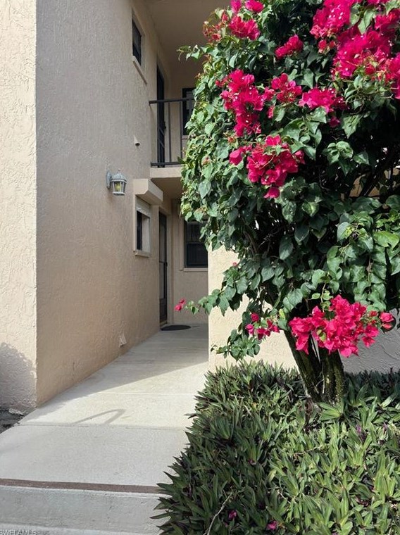 513 Lake Louise Cir #101, Naples, FL 34110
