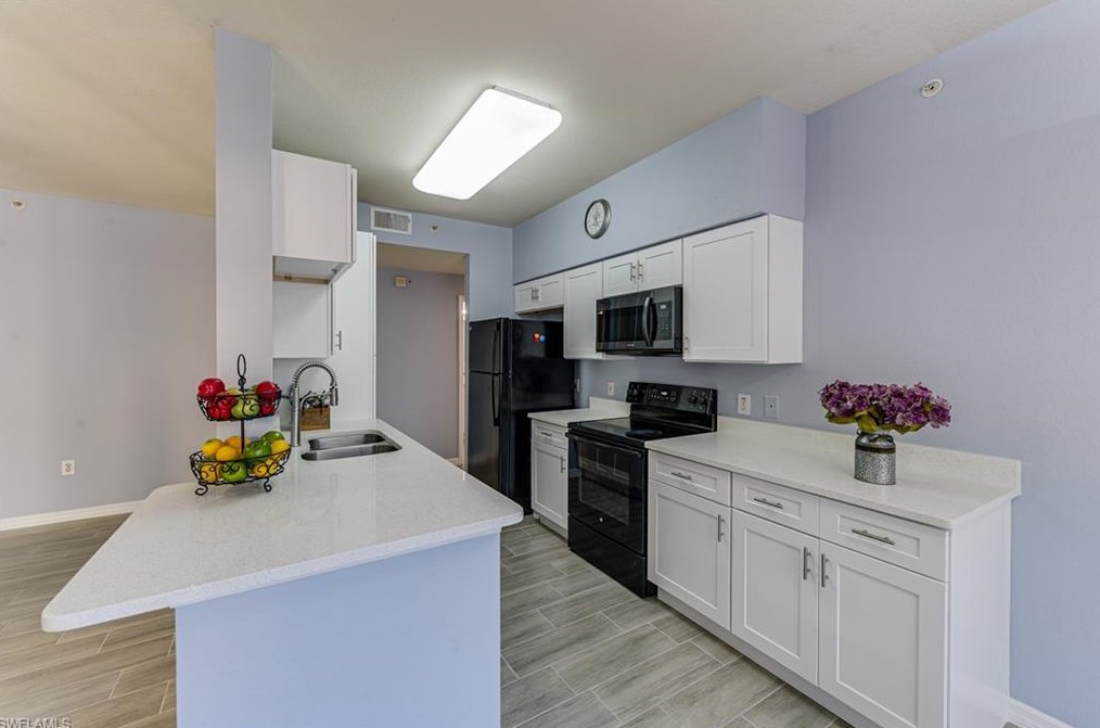 7925 Preserve Cir Apt 325, Naples, FL 34119