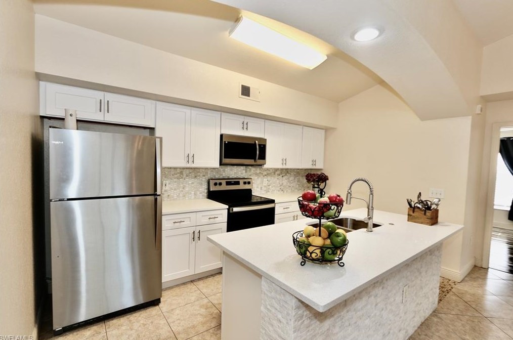 7935 Preserve Cir Apt 431, Naples, FL 34119