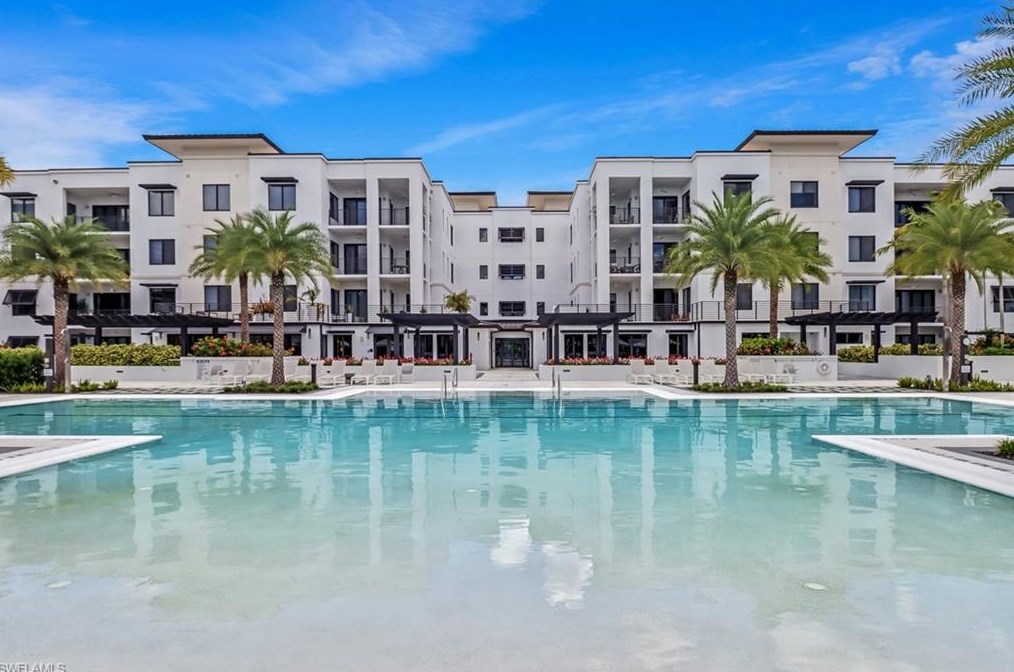 1125 Central Ave, Naples FL 34102-0062 exterior