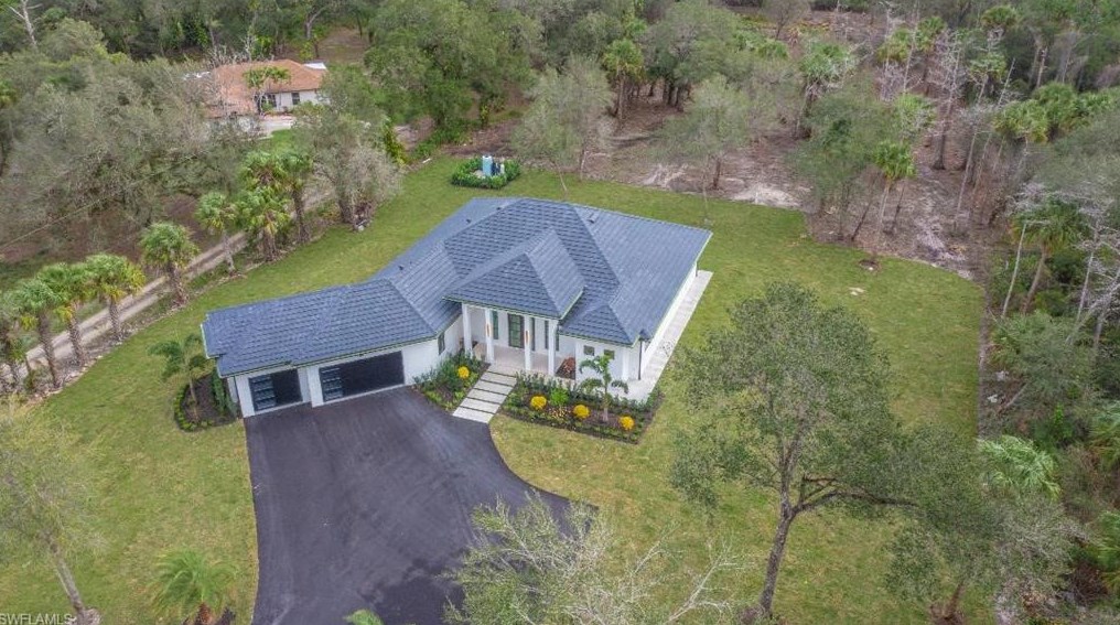 784 7th St Nw, Naples, FL 34120