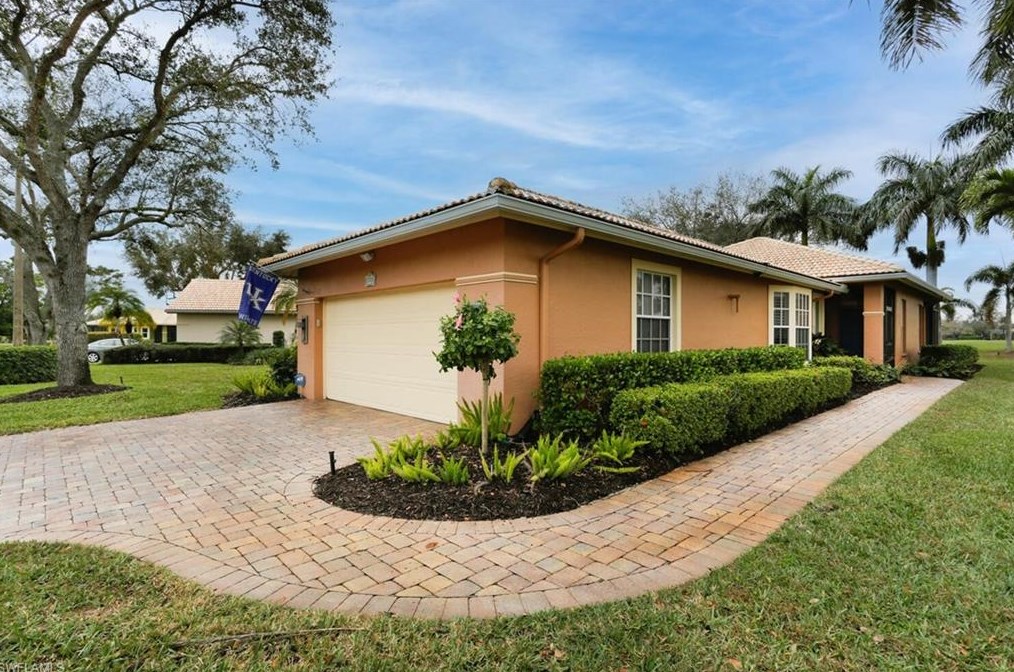 13761 Southampton Dr, Bonita Springs, FL 34135-2444
