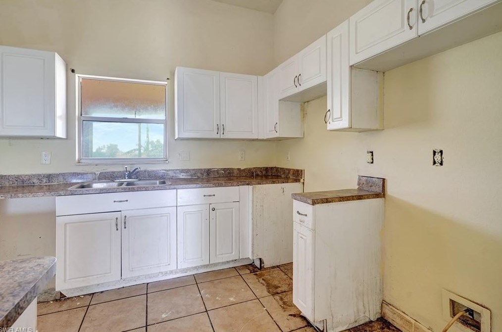 1726 17th Ter, Cape Coral, FL 33909-5604