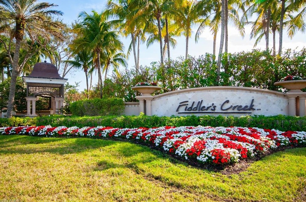 2854 Aviamar Cir, Naples, FL 34114