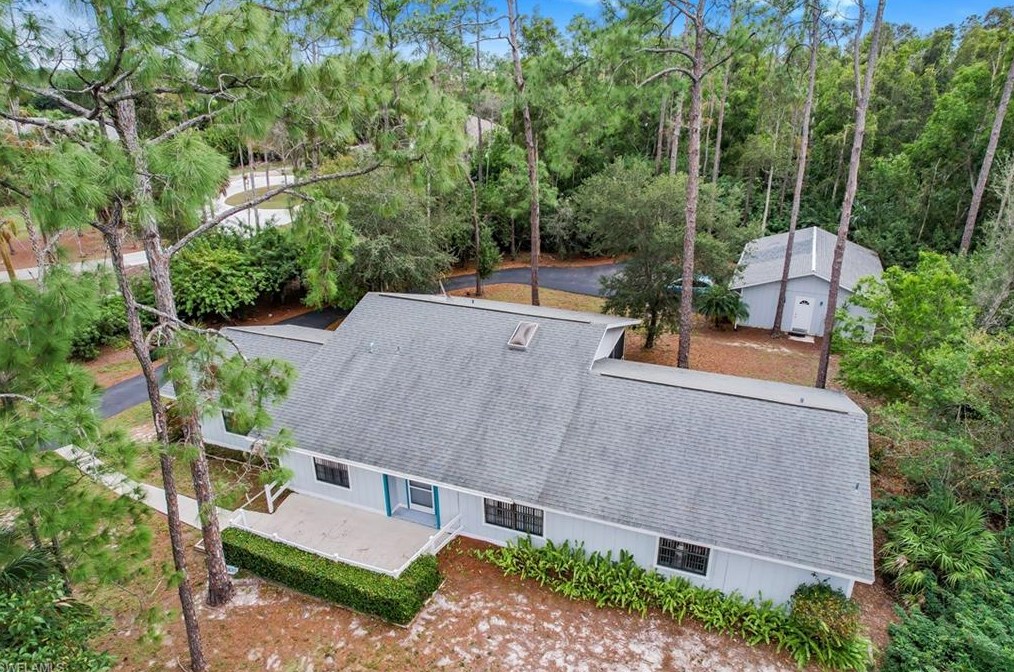 6800 Bottlebrush Ln, Naples, FL 34109
