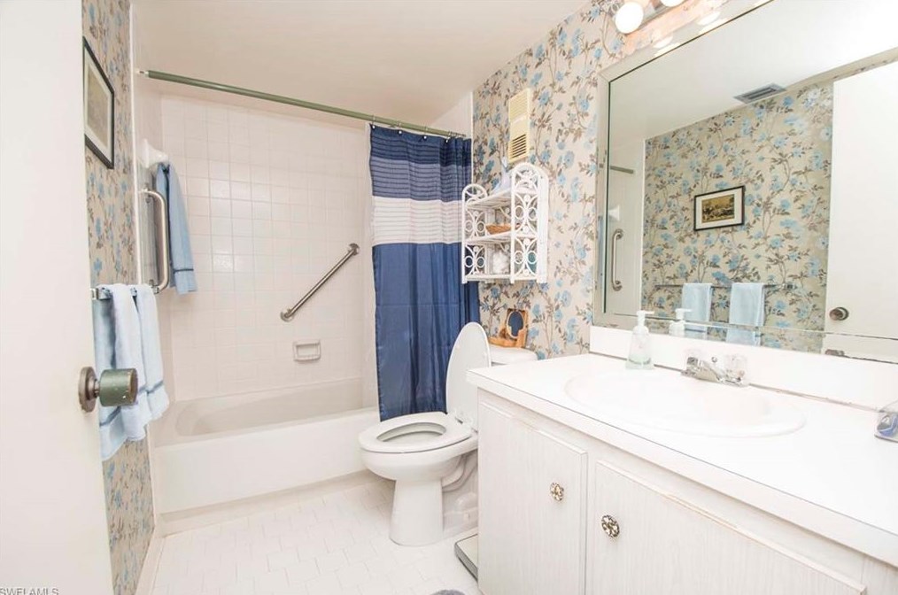 320 Seaview Ct #1011, Marco Island, FL 34145