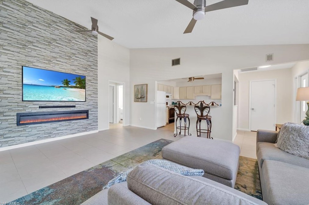 1354 Sandtrap Dr, Fort Myers, FL 33919