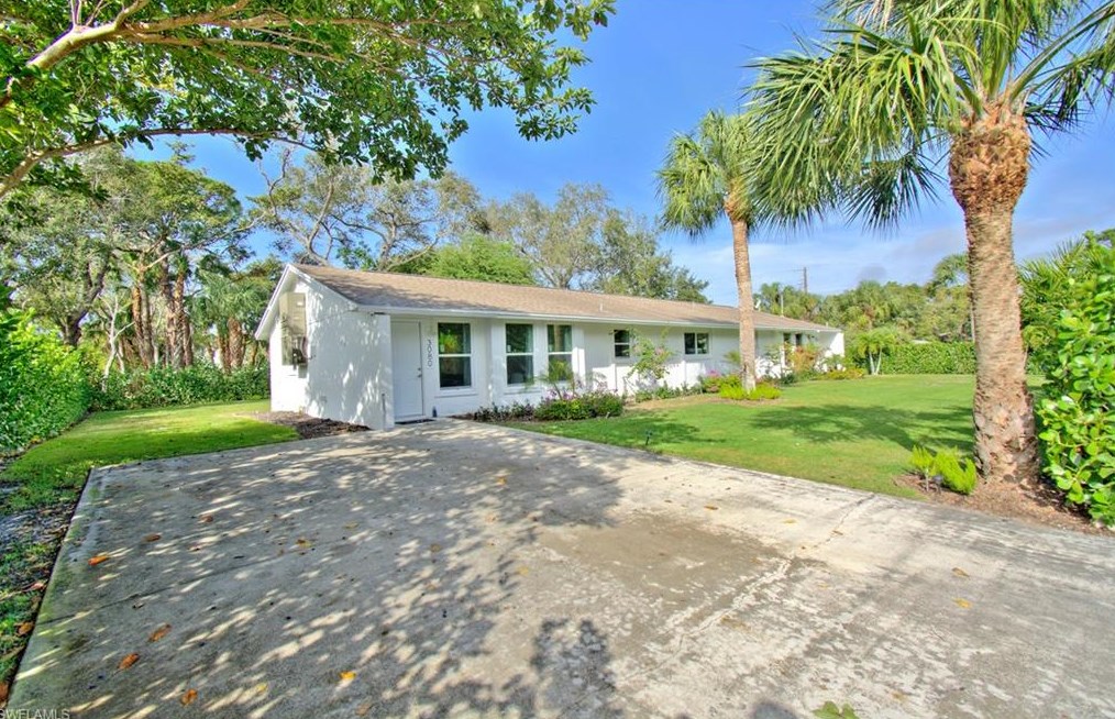 3080 Coco Ave, Naples, FL 34112