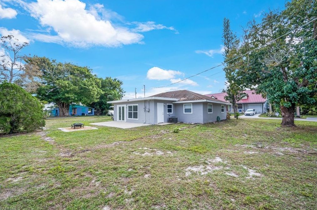 27208 Rio Vista Cir, Bonita Springs FL  34135-4729 exterior