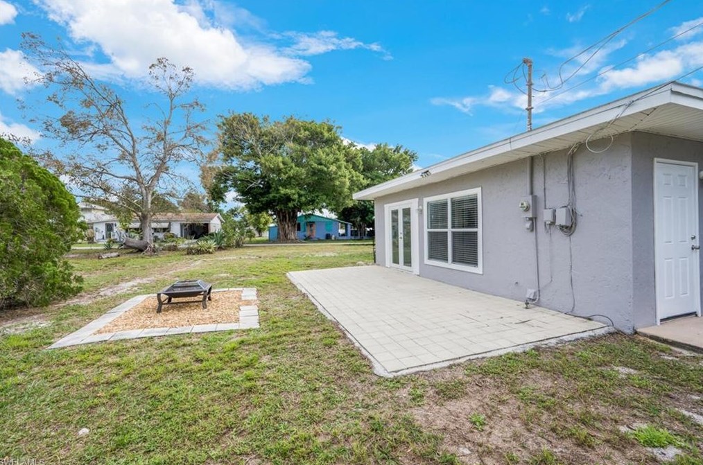 27208 Rio Vista Cir, Bonita Springs FL  34135-4729 exterior