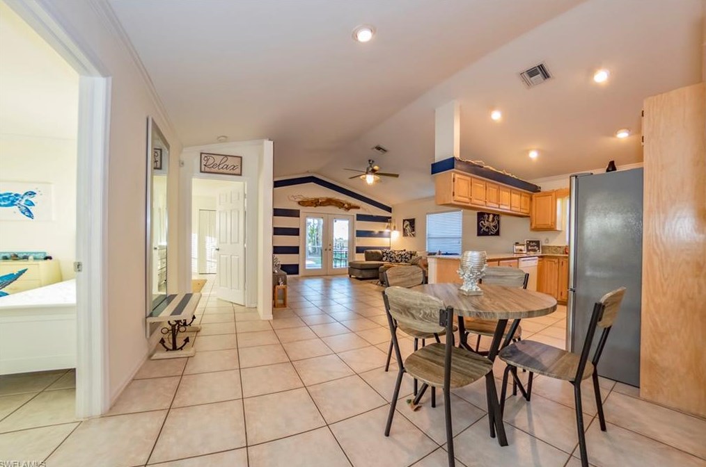 691 102nd Ave N, Naples, FL 34108