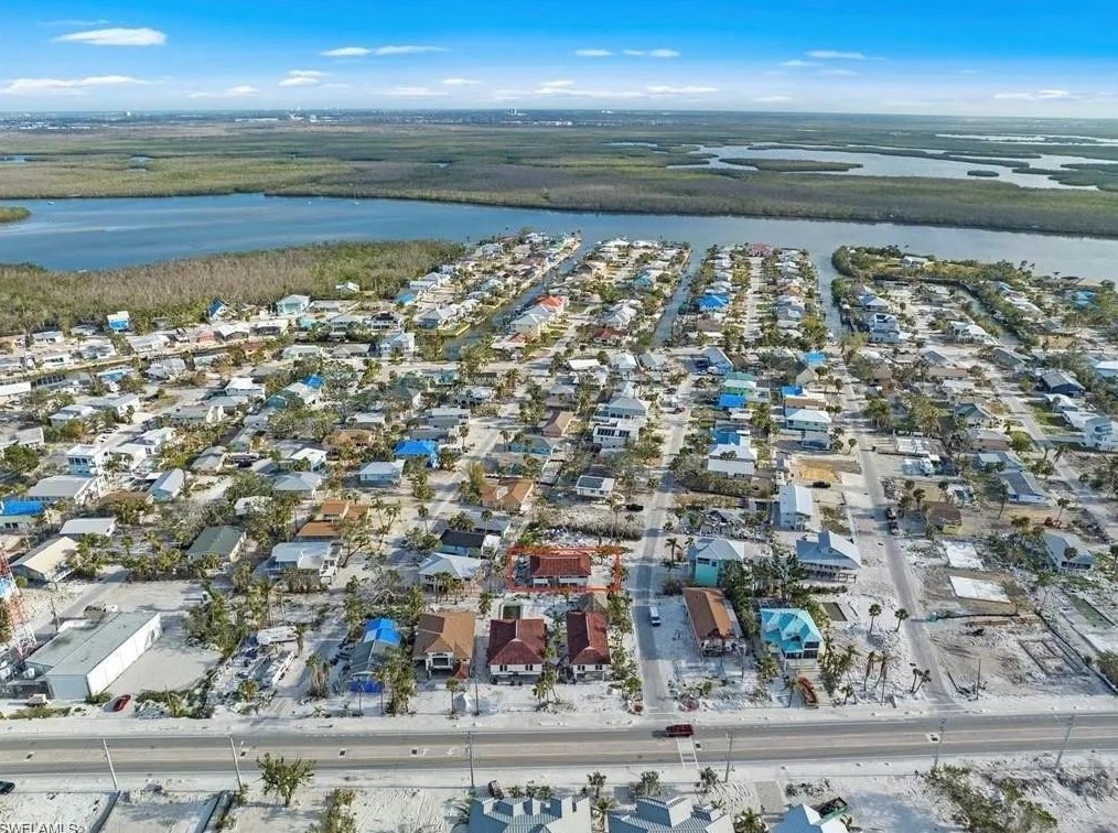 121 Washington Ave, Fort Myers Beach, FL 33931-3731