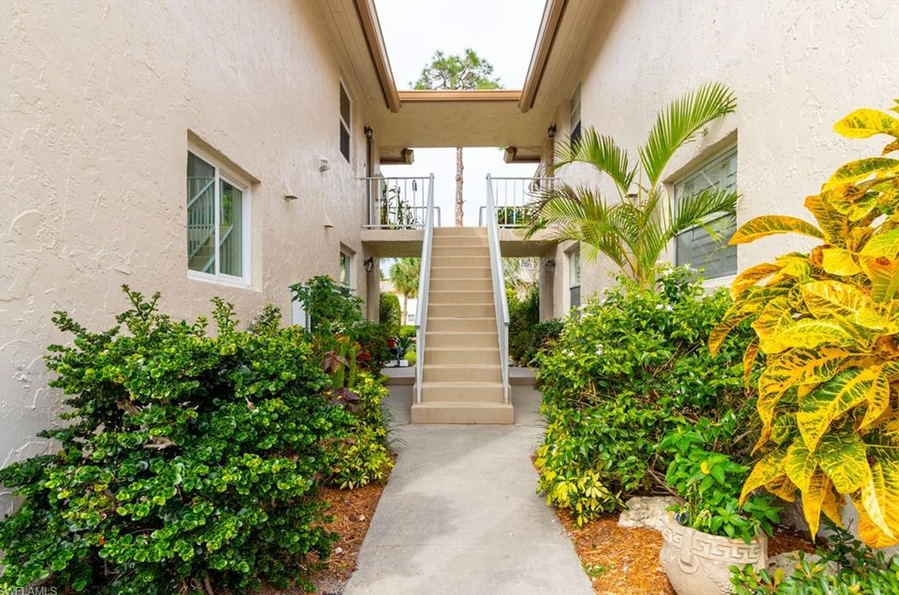 1549 Sandpiper St #46, Naples, FL 34102