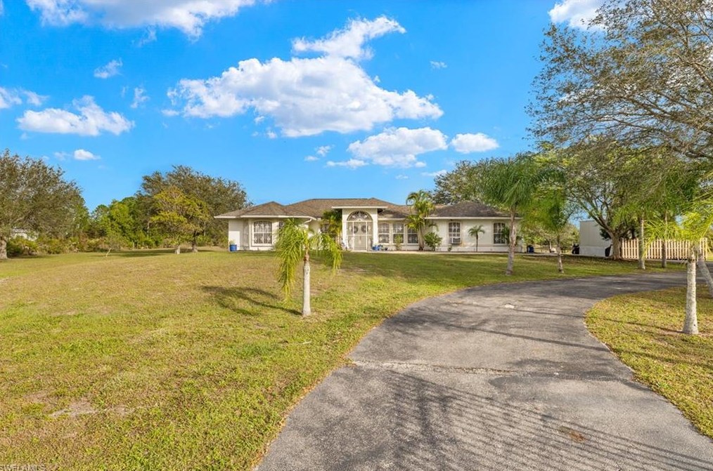 4135 62nd Ave Ne, Naples, FL 34120