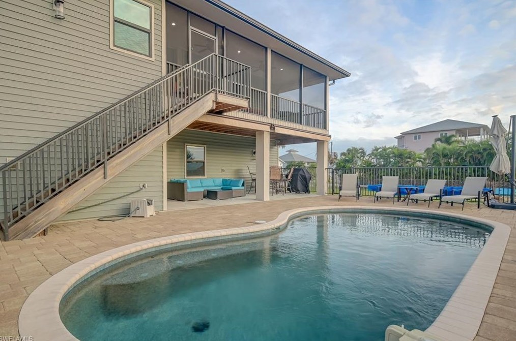 2383 Sycamore St, Saint James City FL  33956-2067 exterior