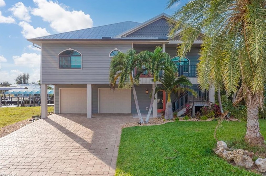 2383 Sycamore St, Saint James City FL  33956-2067 exterior