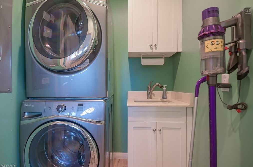 2383 Sycamore St, Saint James City FL  33956-2067 exterior