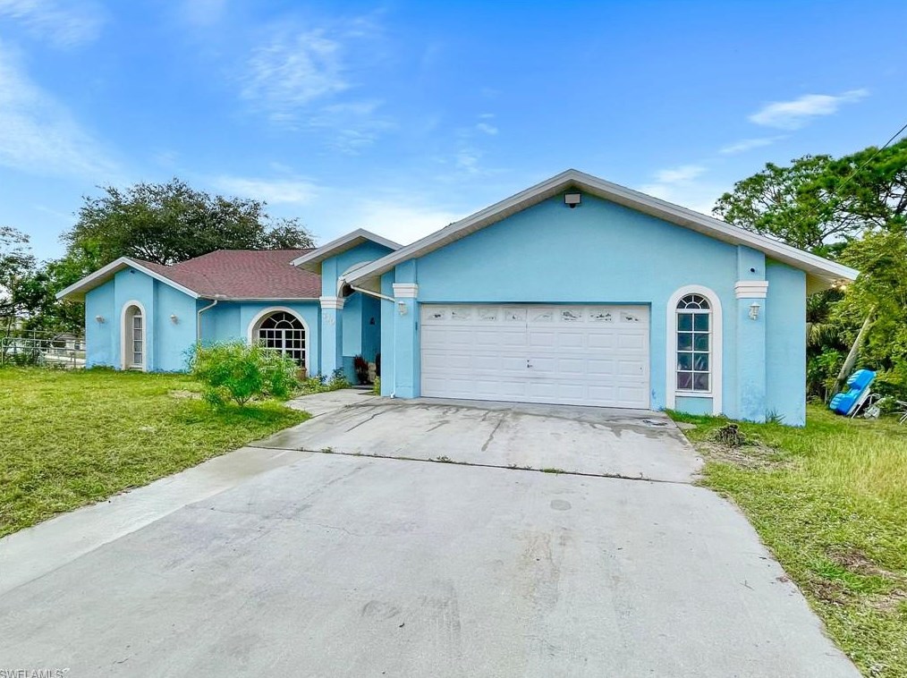 730 Clemwood Ave, Lehigh Acres, FL 33974-9755