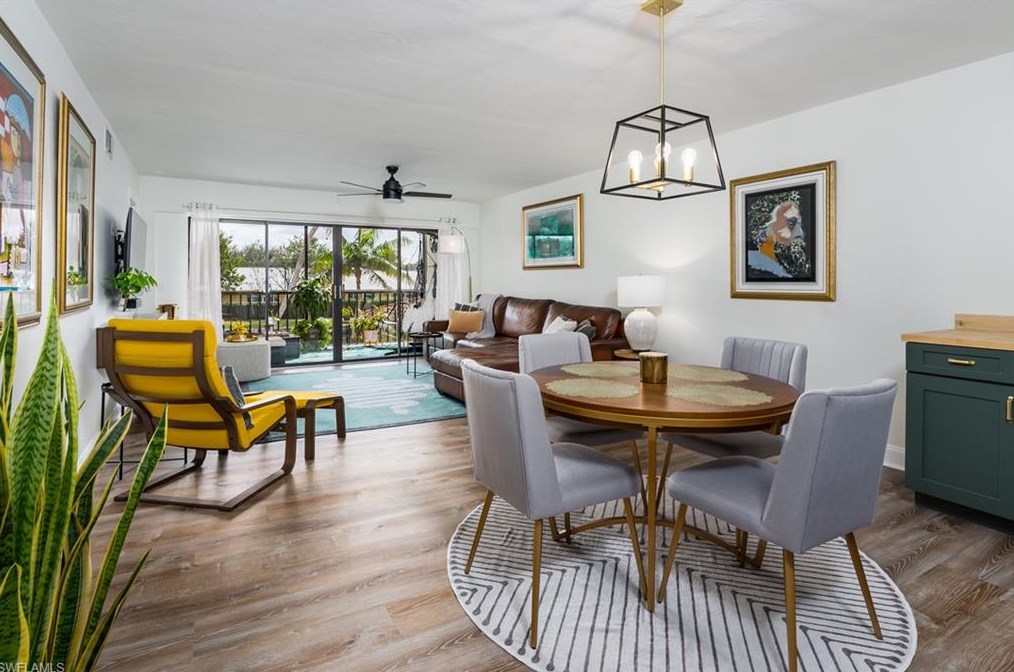 700 Valley Stream Dr #202, Naples, FL 34113